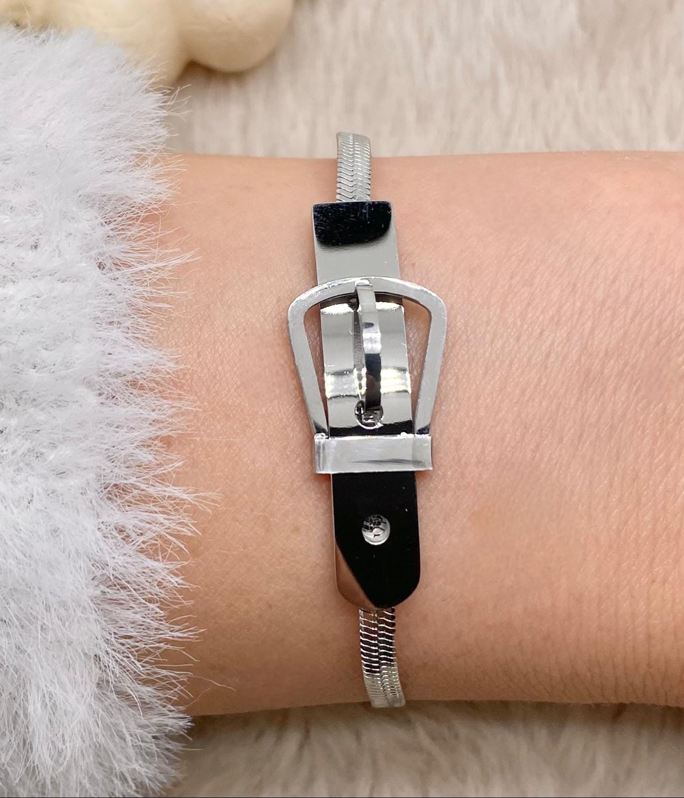 Kemer Choker Silver Renk Çelik Bileklik