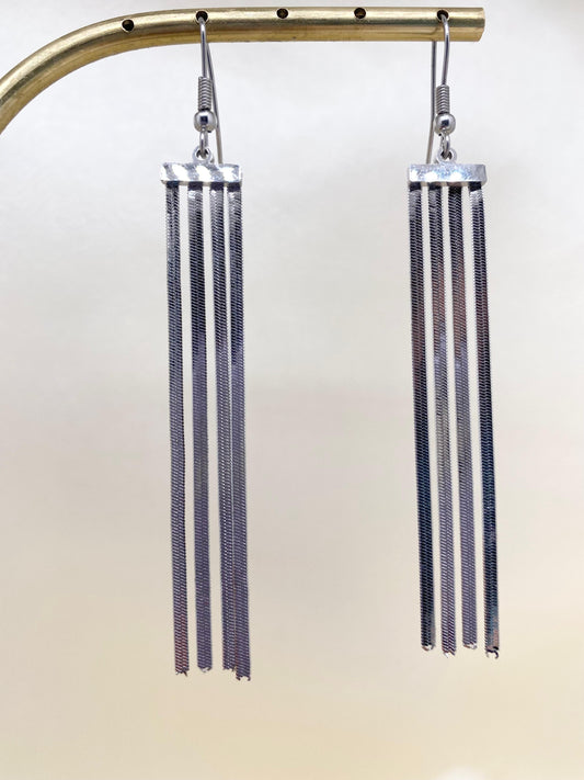Çoklu İtalyan Zincir Detaylı Silver Renk Çelik Küpe