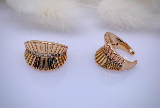 XUPING Yaprak Model Zirkon Taşlı Gold Renk Kıkırdak Küpe