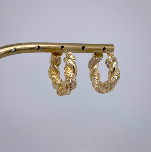 Sarmal Taşlı Burgu Model Gold Renk Çelik Küpe