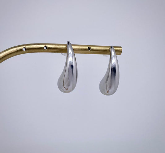Damla Model Küçük Boy Silver Renk Çelik Küpe