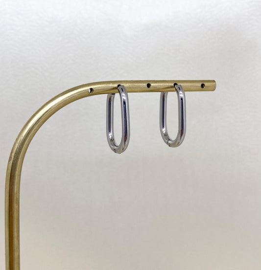 Çelik Silver Renk Oval Küpe